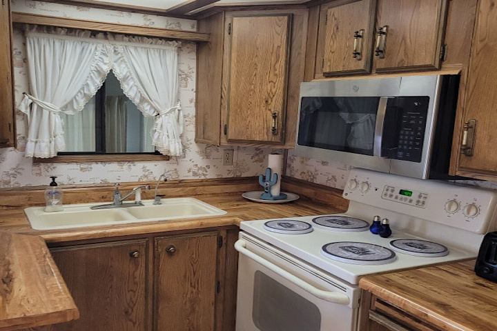 Rast : 8989 E. Escalante Rd, Tucson, Arizona 85730, 1 Room Rooms,1 BathroomBathrooms,For Sale - Pet,For Sale,E. Escalante,1432