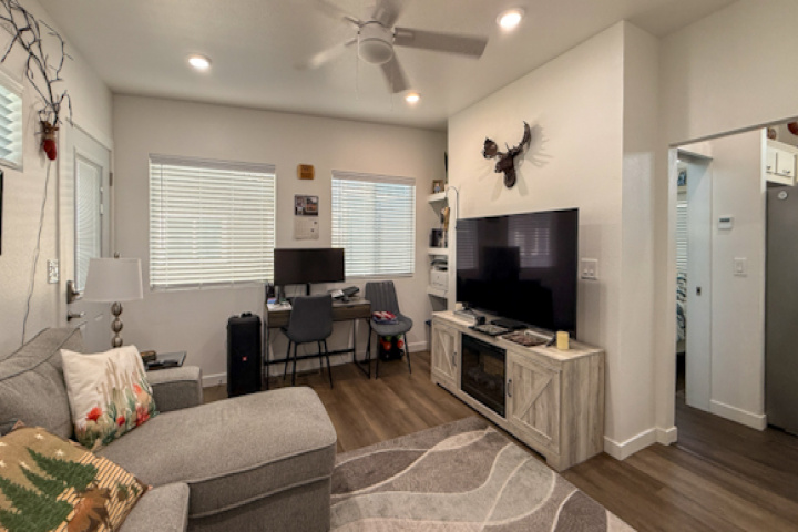 West : 4555 S Mission Rd, Tucson, Arizona 85746, 1 Room Rooms,1 BathroomBathrooms,For Sale - Pet,For Sale,S Mission,1460