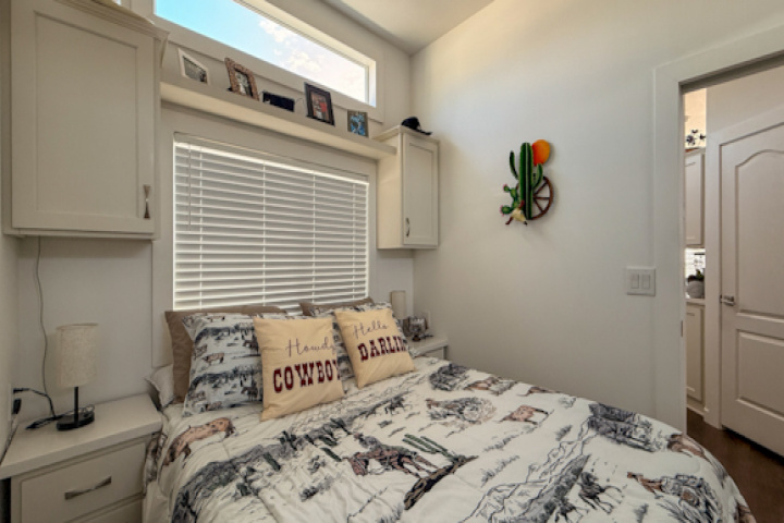 West : 4555 S Mission Rd, Tucson, Arizona 85746, 1 Room Rooms,1 BathroomBathrooms,For Sale - Pet,For Sale,S Mission,1460