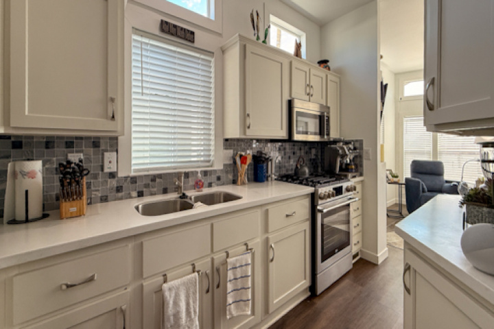 West : 4555 S Mission Rd, Tucson, Arizona 85746, 1 Room Rooms,1 BathroomBathrooms,For Sale - Pet,For Sale,S Mission,1460
