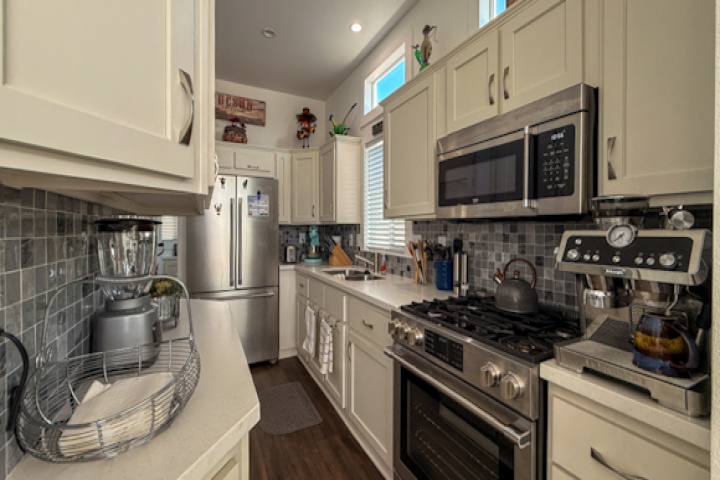 West : 4555 S Mission Rd, Tucson, Arizona 85746, 1 Room Rooms,1 BathroomBathrooms,For Sale - Pet,For Sale,S Mission,1460